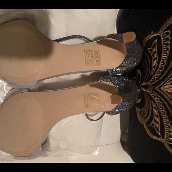 Aldo beautiful dress heels with faux fur - Picture 4 of 4